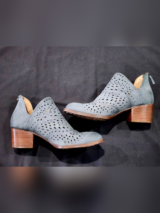 Sofft Shoes - SOFFT | Wyoming Leather Bootie | Smoke Gray| US Womens 9